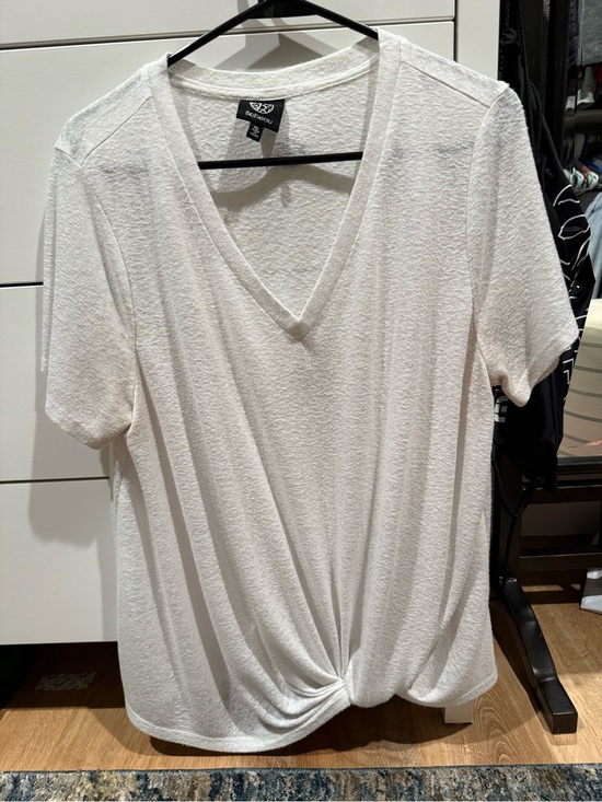 bobeau Tops - bobeau White Short-Sleeve V-Neck Twist Front Tee